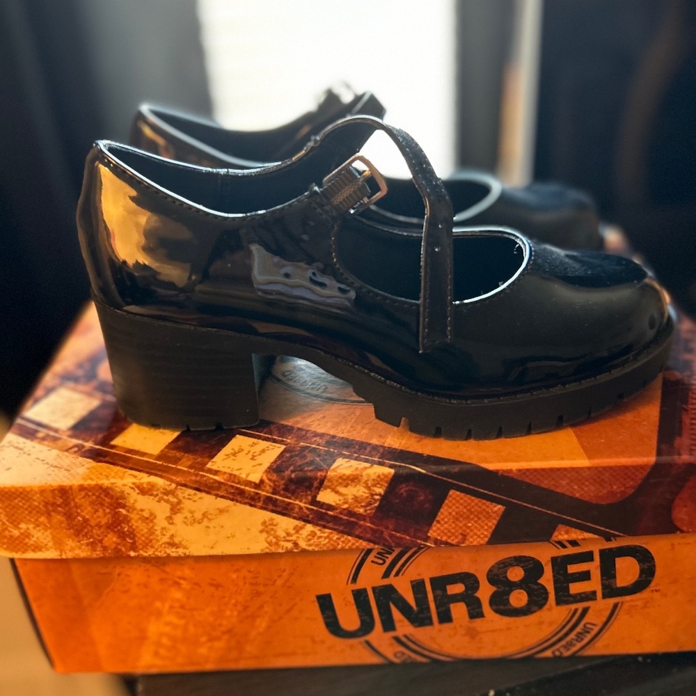 Little Girls Dress Shoes
